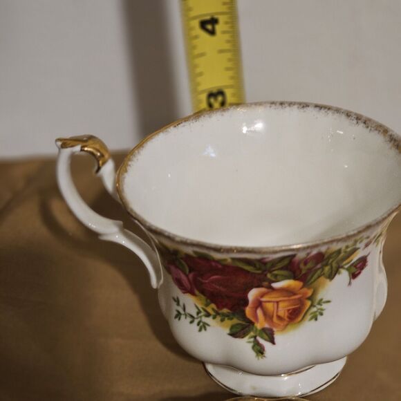 ROYAL ALBERT Bone China England Old Country Rose Teacup + Saucer Dainty Teatime - Picture 5 of 8